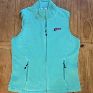 Vineyard vines fleece vest
